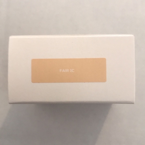 BareMinerals Blemish Rescue loose powder foundation 
Fair 1c - Picture 2 of 4